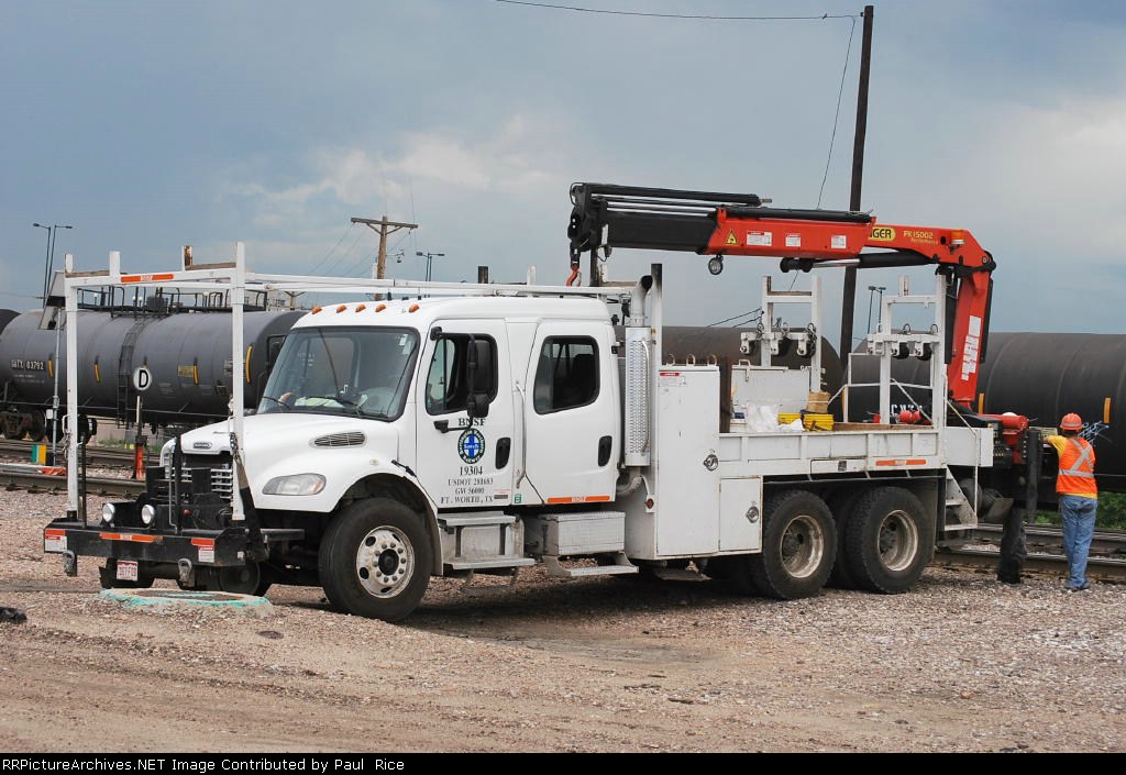 bnsf-track-maintenance-crew